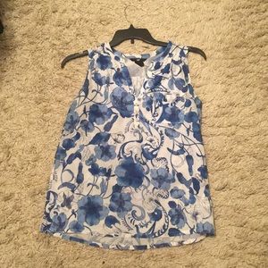 Blue paisley flower design top too cute for Summer